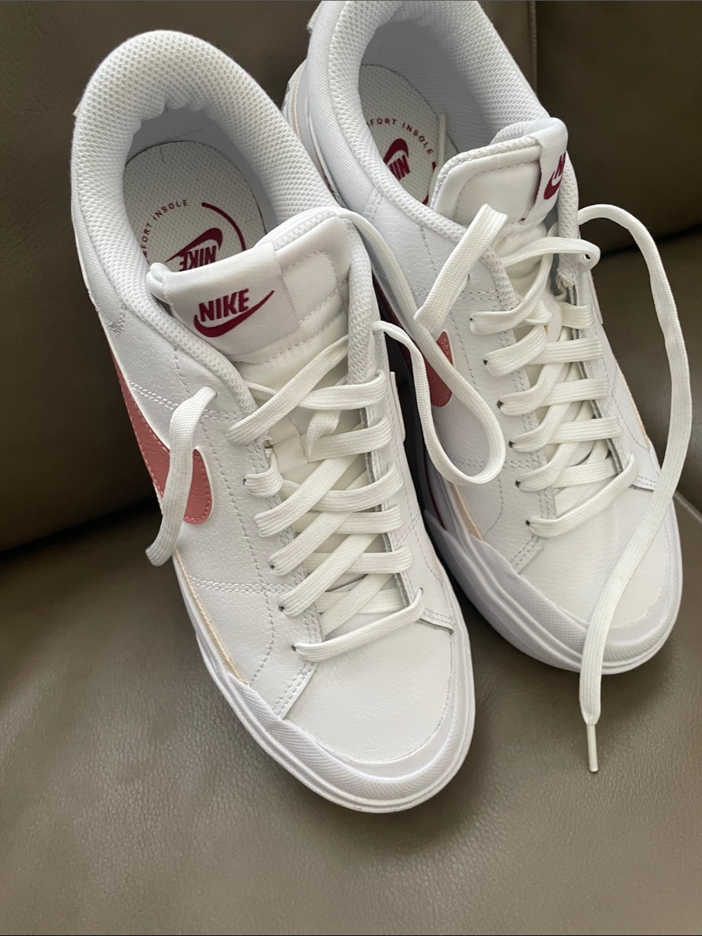 Nike Women's White Sneakers with Rose Pink Swoosh - Picture 7 of 7